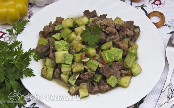 Рецепт жареное мясо с кабачками