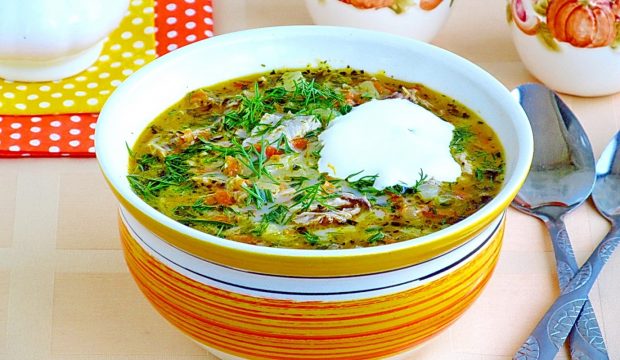 Щи из свежей капусты с плавленым сыром