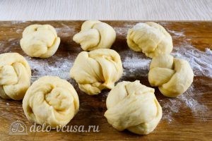 Сладкие булочки из дрожжевого теста: Сделать заготовки булочек
