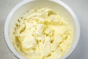 Сливочно-сырный крем: Проверяем готовность крема