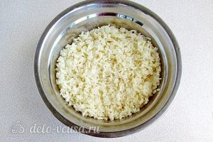 Рисовая запеканка с зеленым луком: Отварить рис