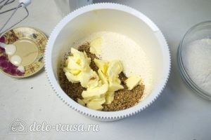 Арахисовый торт Коровка: Смешать все ингредиенты, кроме муки для теста