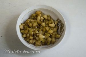 Чизкейк без выпечки с карамелизированными грушами: Остудить груши