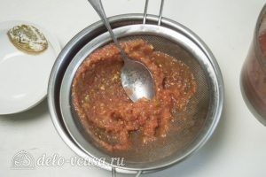 Томатный соус с базиликом: Пропустить через сито