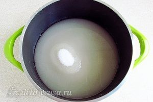Грушевое варенье: Залить сахар грушевым отваром