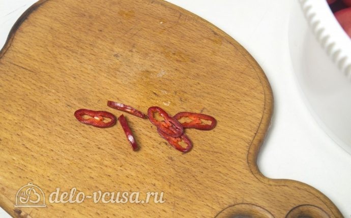 Маринованные помидоры дольками: Нарезать перец