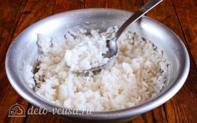 Роллы с огурцом, курицей и тофу: Готовим рис для суши