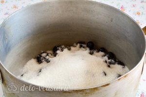 Варенье из черной смородины на зиму: Засыпать смородину сахаром