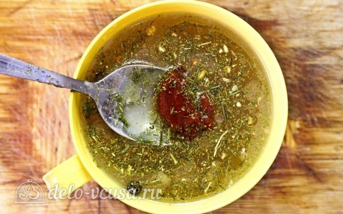 Жаркое с курицей и черносливом в горшочках: Готовим соус