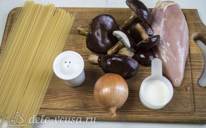Паста с курицей и грибами Ингредиенты