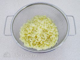 Котлеты из свинины с рисом: Отварить рис