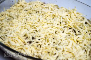 Запеканка из макарон с фаршем и сыром: Посыпаем сверху сыром