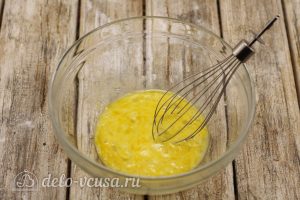 Сырники в духовке в формочках: Взболтать яйца