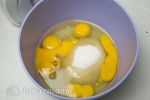 Торт Совенок: Соединить сахар с яйцами