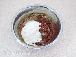Домашнее шоколадное печенье: Добавить муку