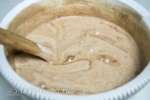 Кофейный брауни с орехами: Соединить массу с шоколадном