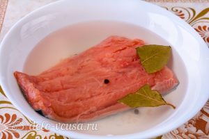 Соленая горбуша в масле с луком: Засолить рыбу
