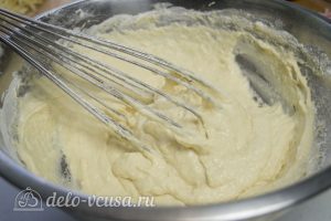 Пирог с ветчиной и сыром: Замесить тесто