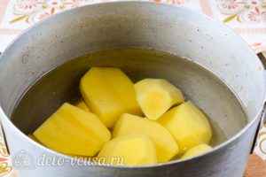 Картофельная начинка для пирожков с яйцом: Сварить картофель