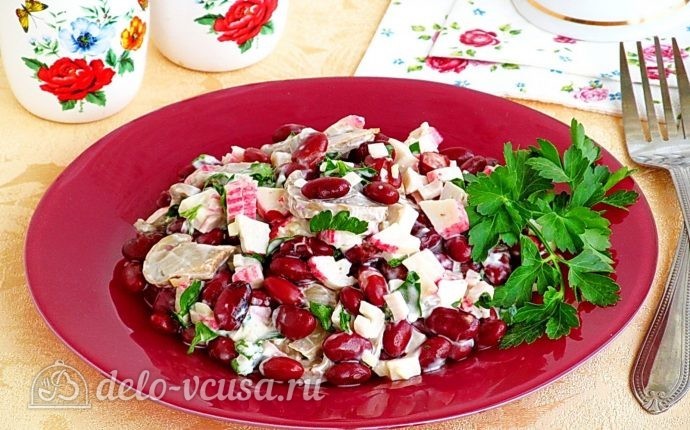 Рецепт крабовый салат с фасолью и грибами