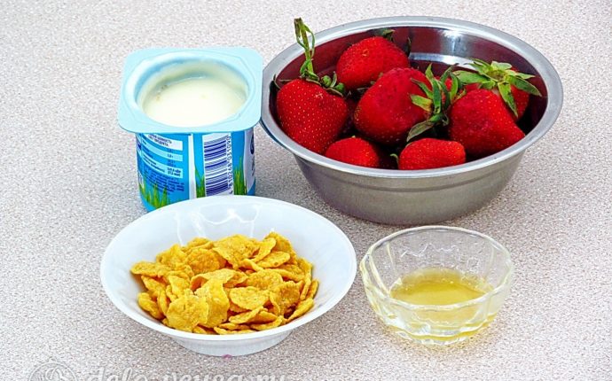 Клубника с кукурузными хлопьями: Ингредиенты Клубника с кукурузными хлопьями: Ингредиенты
