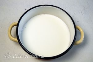 Крем Шарлотт шоколадный: Сварить молоко с сахаром