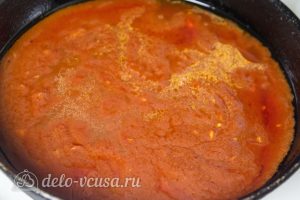 Спагетти с фрикадельками в соусе: Добавить воды в соус