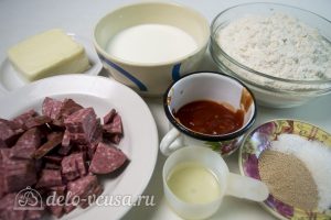 Рулет из теста с колбасой и сыром: Ингредиенты