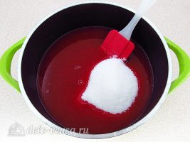 Повидло из красной смородины: Добавить в пюре сахар
