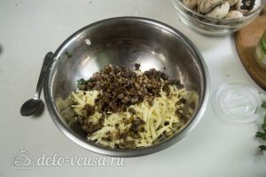 Шампиньоны с креветками: Измельчить грибы