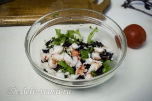 Салат из рукколы с креветками: Измельчить креветки