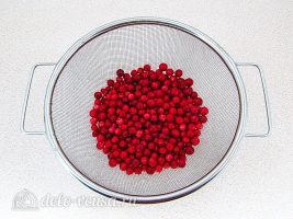 Морс из брусники: Промыть яголы