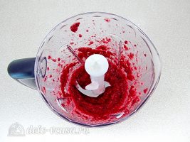 Морс из брусники: Измельчить ягоды