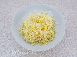 Паштет из скумбрии с сыром: Натереть сыр