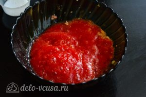 Хреновина из помидоров на зиму без варки: Измельчить помидоры