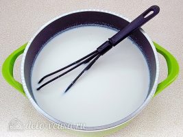 Домашний йогурт в мультиварке: Добавить закваску в молоко