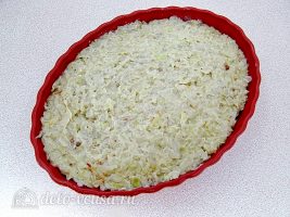Запеченная белокочанная капуста с сыром: Выложить в форму для запекания