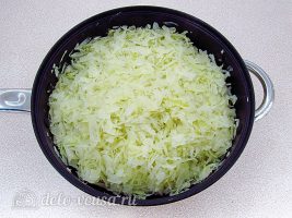 Запеченная белокочанная капуста с сыром: Обжарить капусту