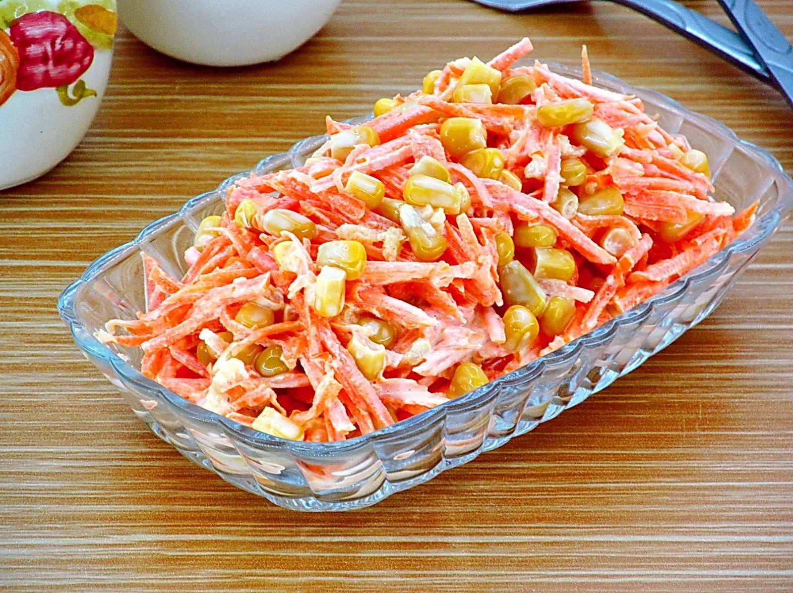 Салат с морковкой и кукурузой