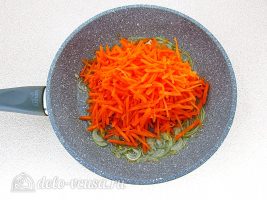 Салат из сердца с огурцами: Добавить морковь