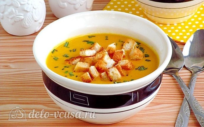 Тыквенный суп-пюре с плавленным сыром и сухариками