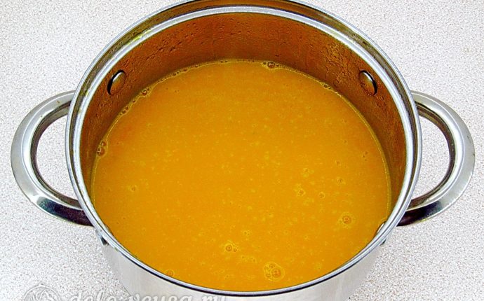 Тыквенный суп-пюре с плавленным сыром и сухариками: Пюрировать суп