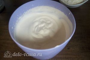 Классический ванильный бисквит: Взбить яйца