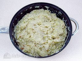 Запеченная белокочанная капуста с сыром: Потушить капусту