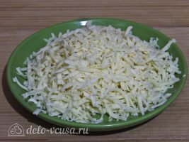 Картофельные крокеты с сыром: Натереть сыр