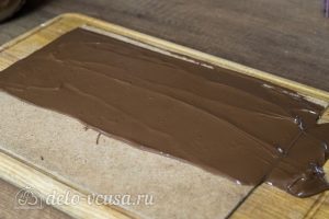 Шоколадный чизкейк с малиной: фото к шагу 12.