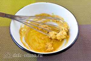 Домашний соус тартар для рыбы: Взбить с маслом