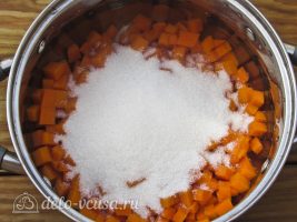 Тыквенный конфитюр с мандаринами: Добавить сахар