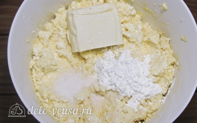 Сырник Королевский с изюмом: Добавить масло