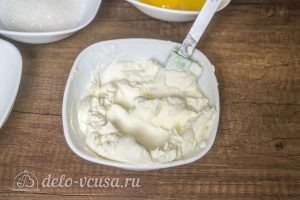 Муссовый торт Карамельная груша: Сыр соединить с маскарпоне